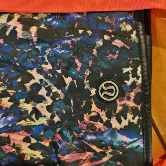 Lululemon blue print bag GUC - Picture 3 of 8